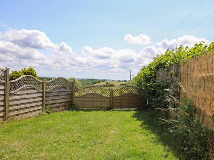 2 Bedroom Holiday Home In The Heart Of West Wales St Clears Kültér fotó