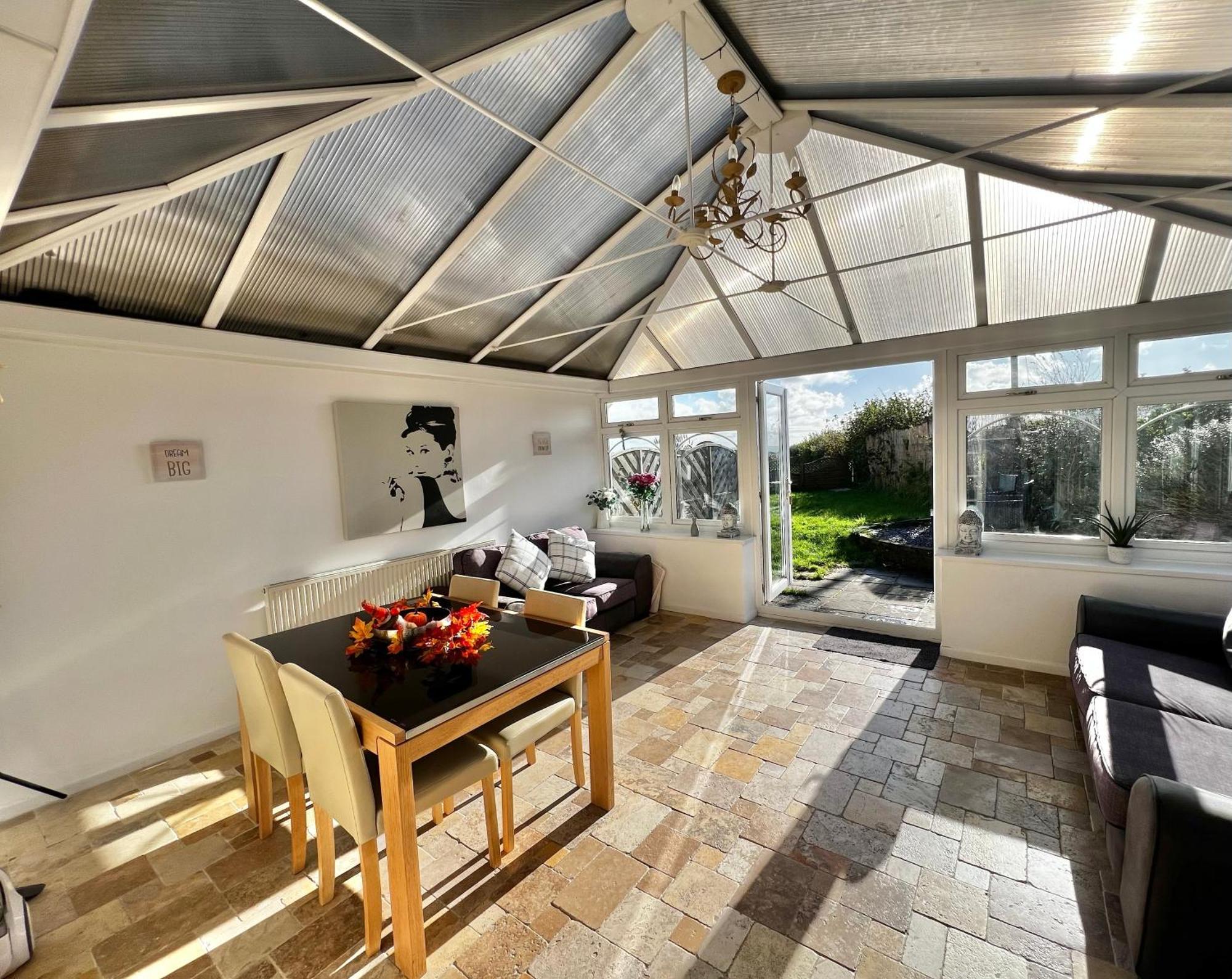 2 Bedroom Holiday Home In The Heart Of West Wales St Clears Kültér fotó